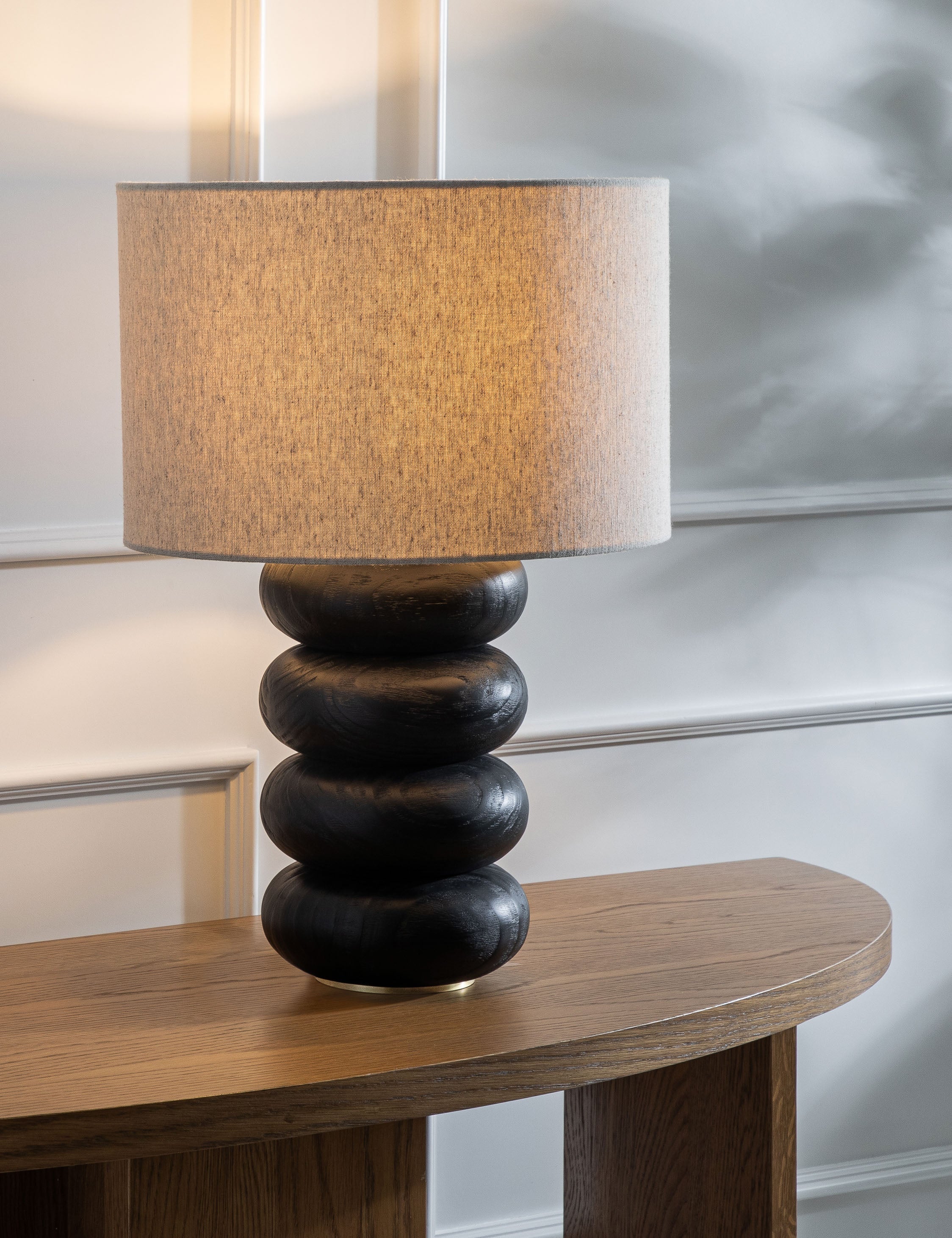 The Quiet Glow Table Lamp