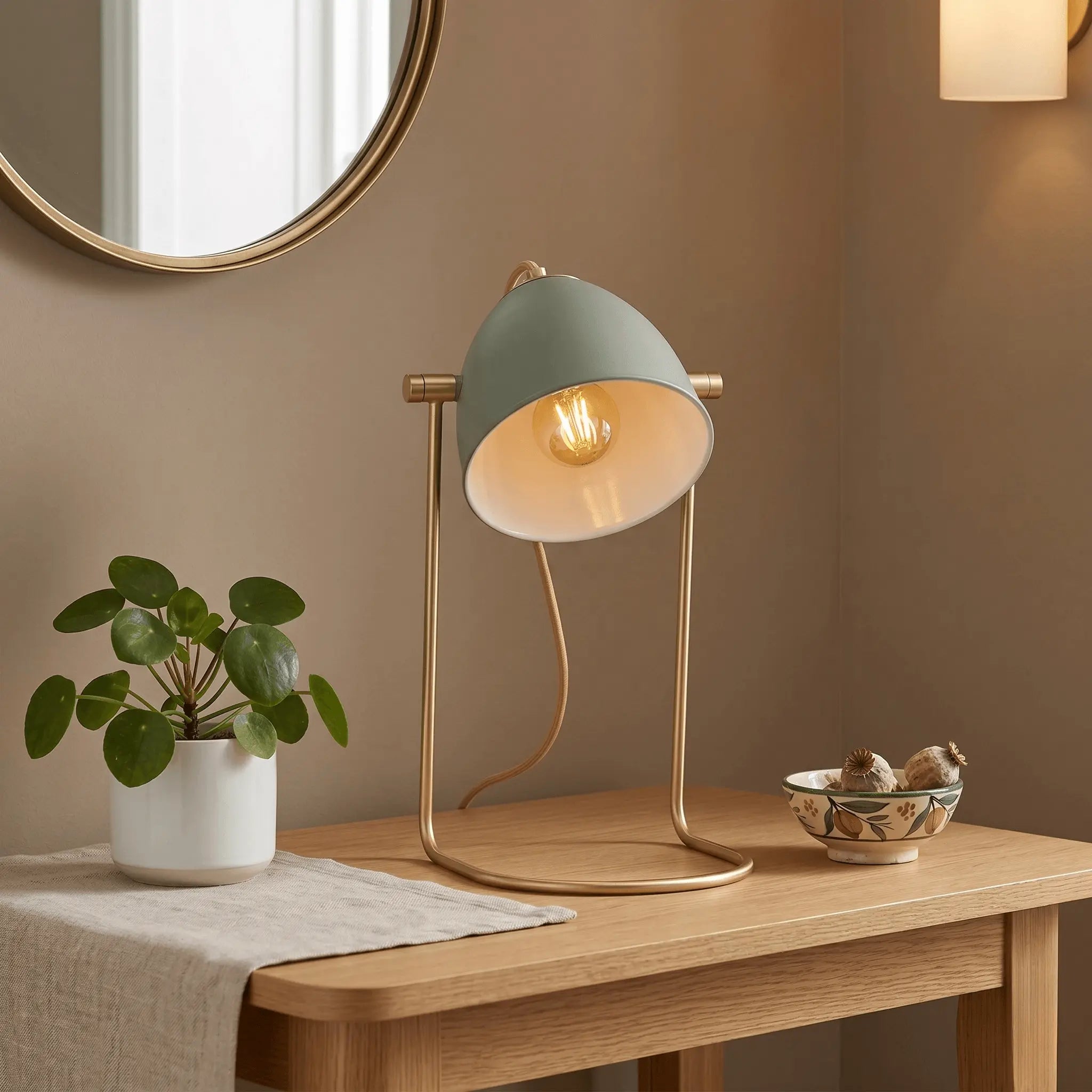 The Quiet Glow Lamp