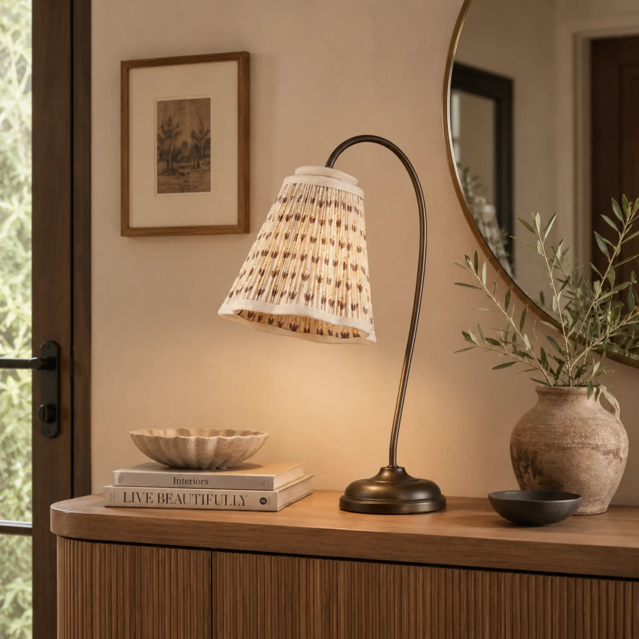 The Quiet Glow Table Lamp