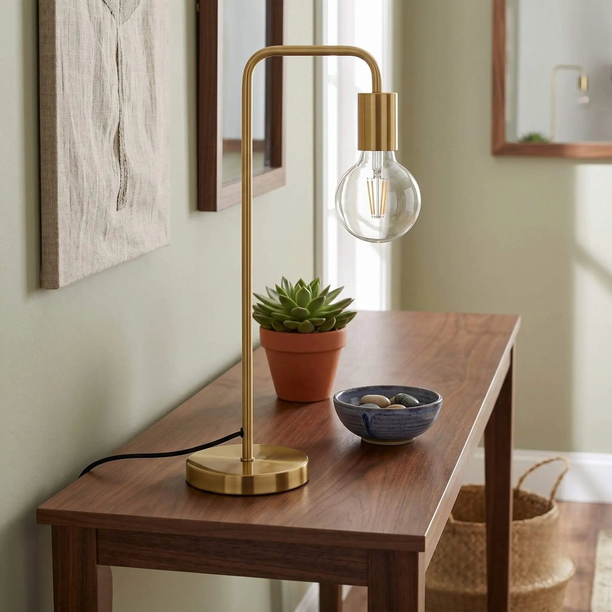 The Warm Glow Brass Lamp