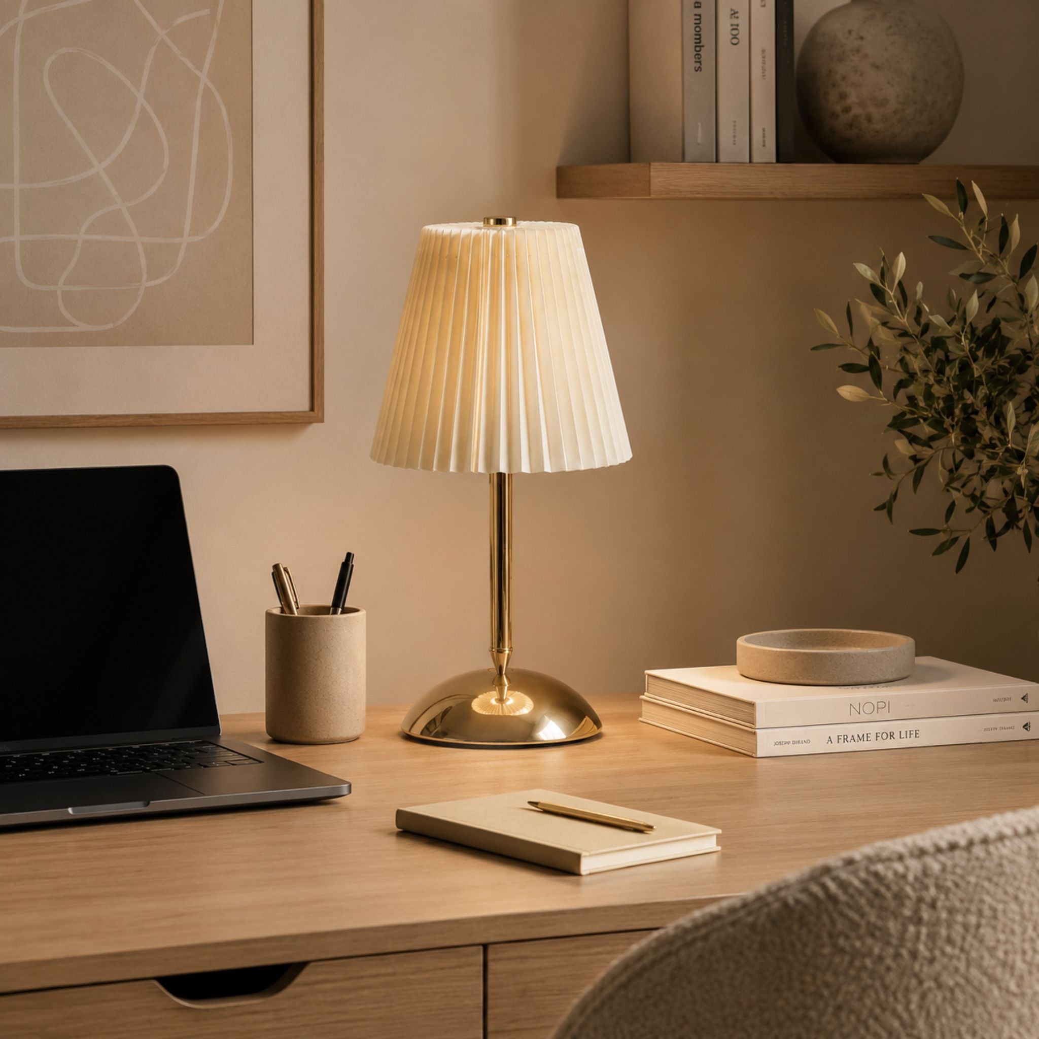 The Refined Glow Table Lamp