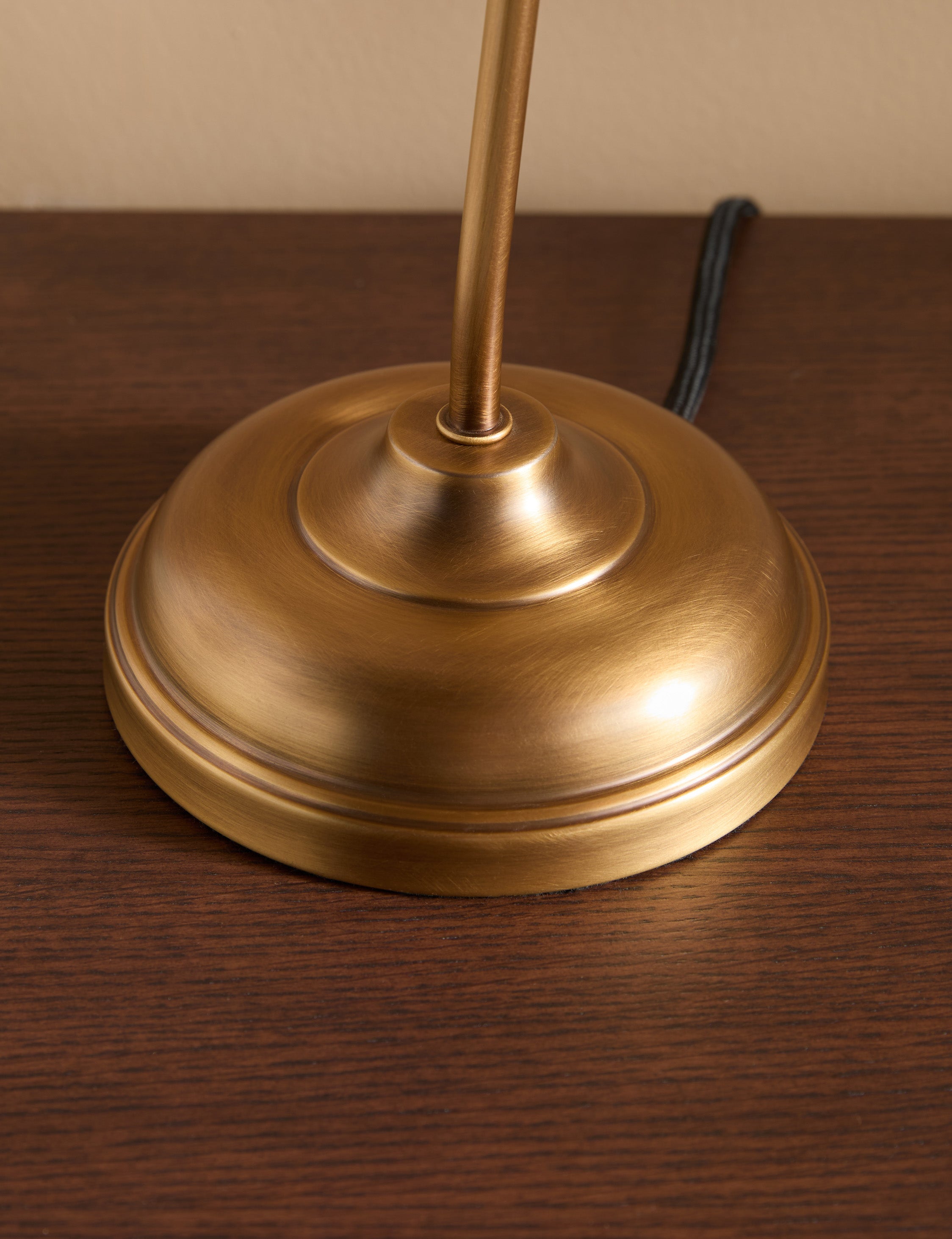 The Quiet Glow Table Lamp