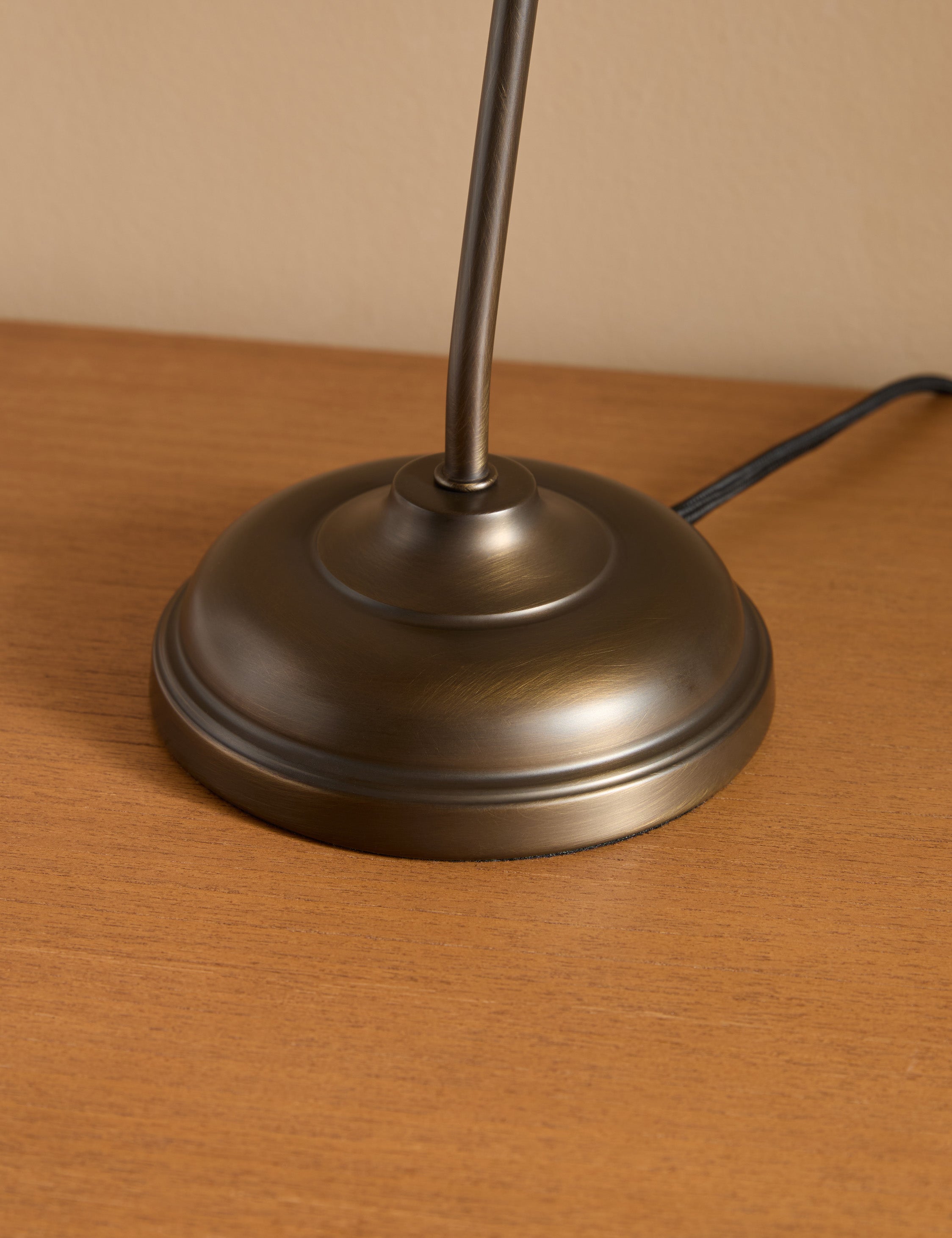 The Quiet Glow Table Lamp