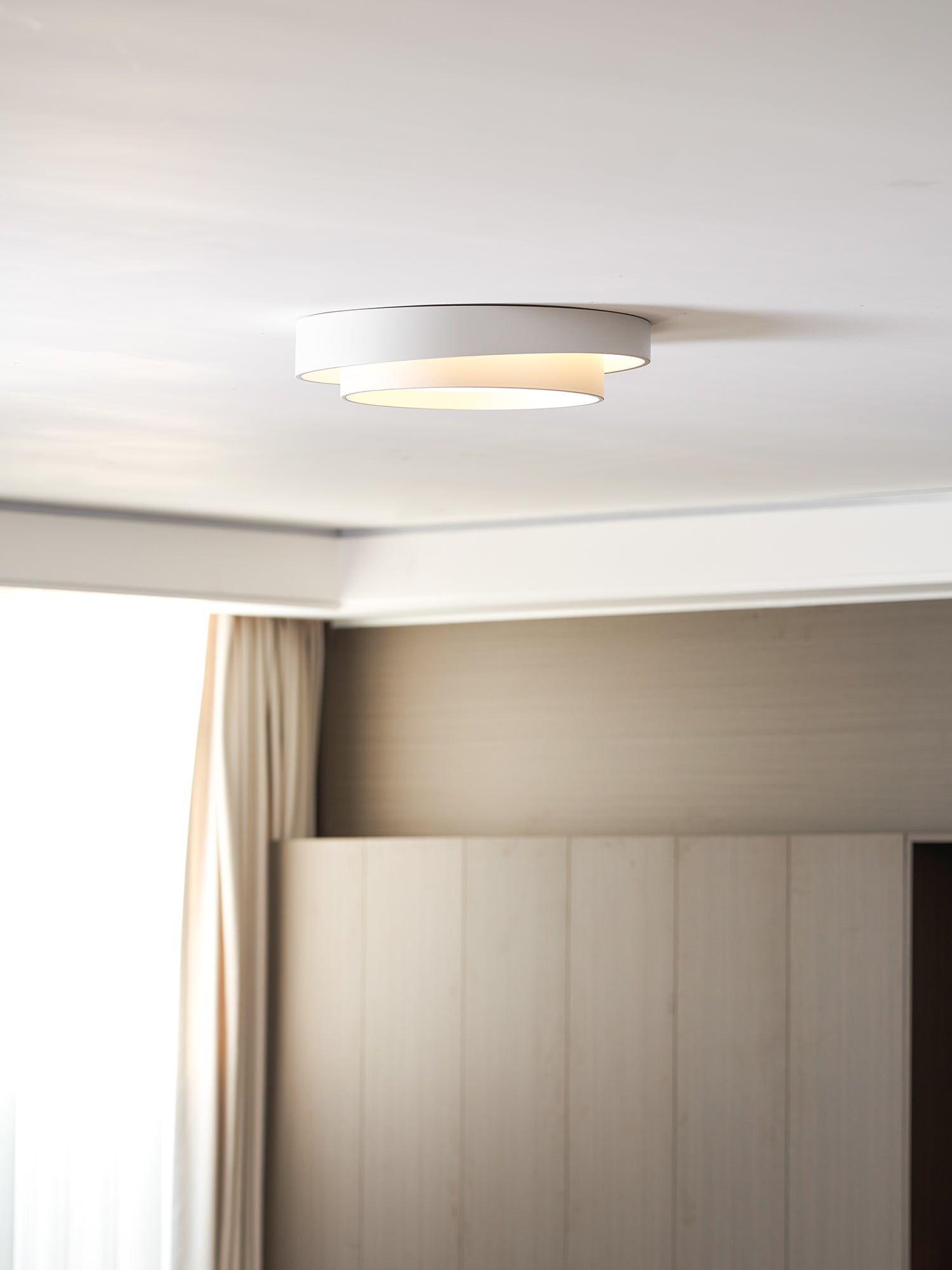 The Quiet Glow Ceiling Lamp