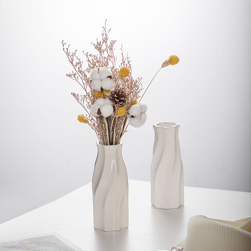 The Calm Vase — Where Simple Meets Beautiful