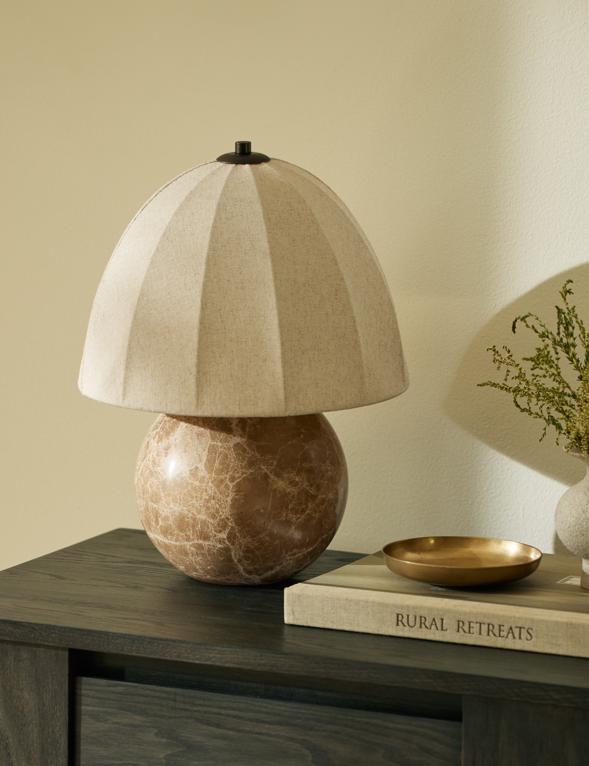 The Quiet Glow Table Lamp